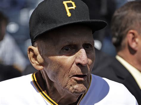 Pirates star Dick Groat, who also played in NBA, dies at 92